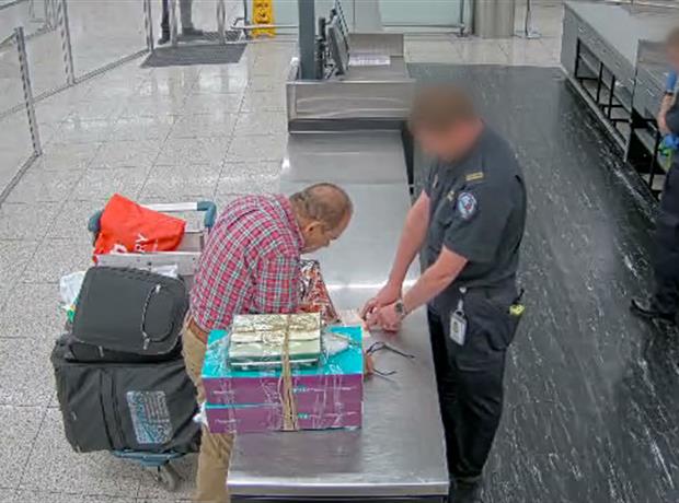 cigarette smuggler caught French cigarette smuggler says 'au revoir' to $20,000